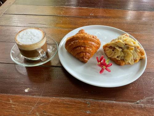 phatchara boutique hotel hostel