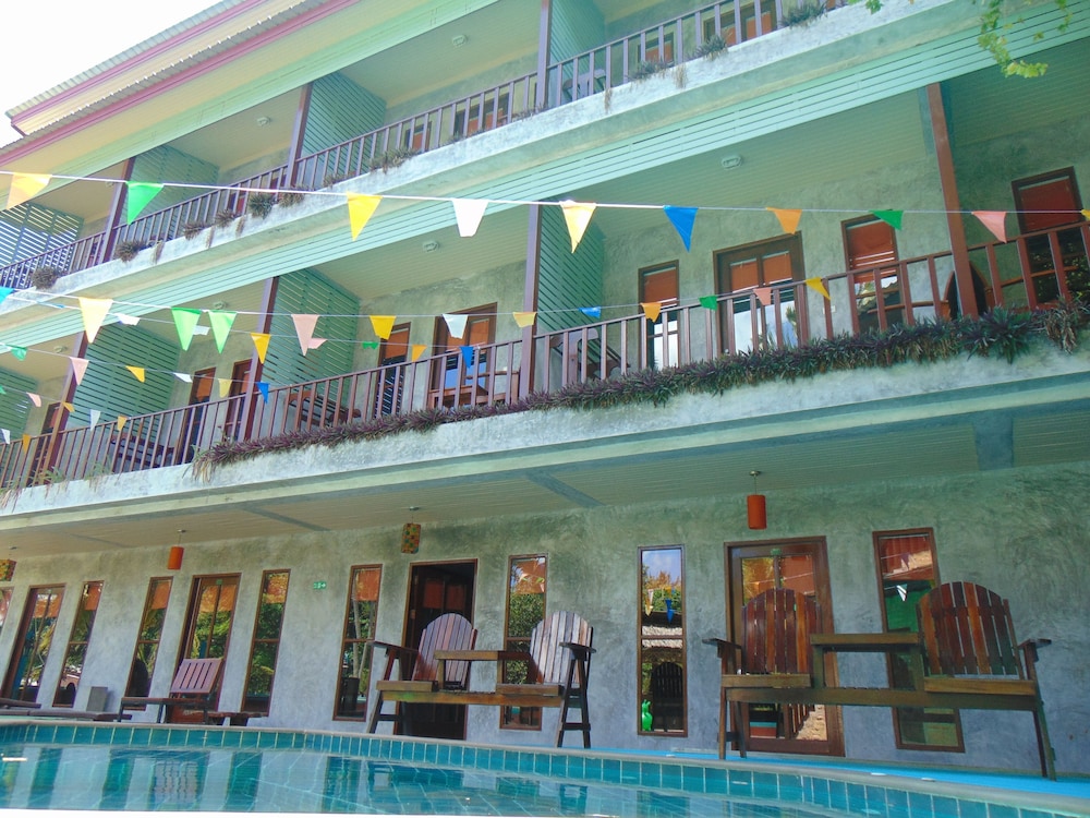 phatchara boutique hotel hostel