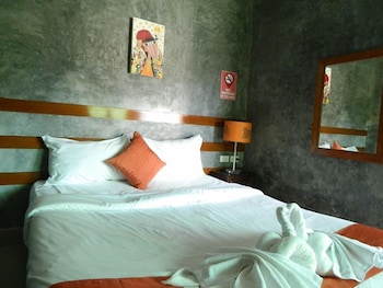 phatchara boutique hotel hostel