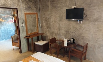 phatchara boutique hotel hostel