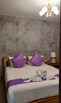 phatchara boutique hotel hostel