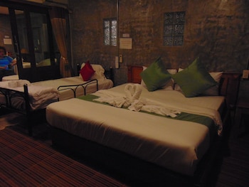 phatchara boutique hotel hostel