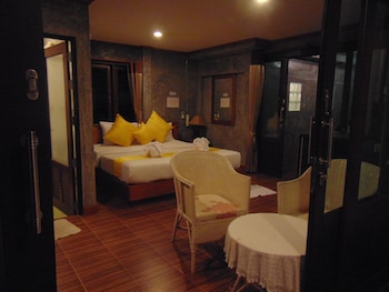 phatchara boutique hotel hostel