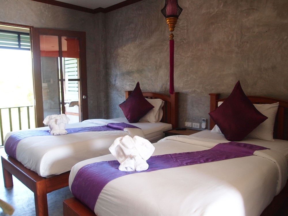 phatchara boutique hotel hostel