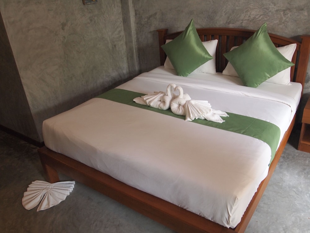 phatchara boutique hotel hostel