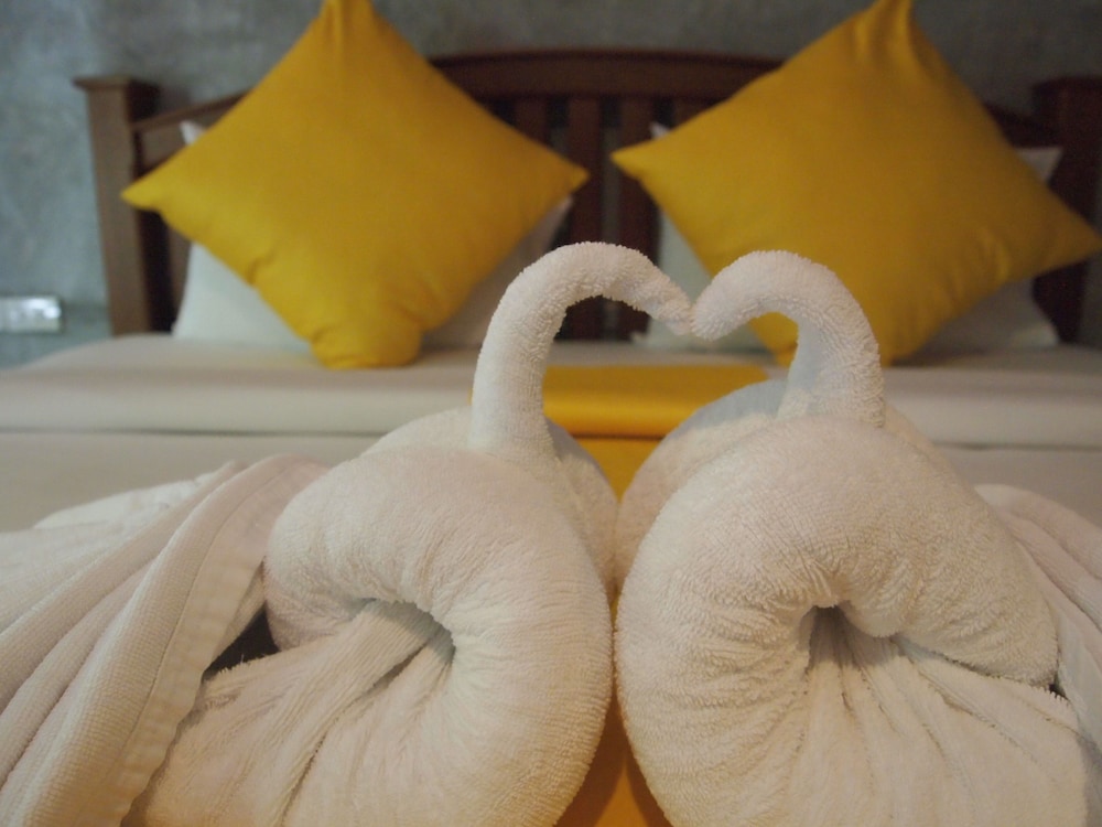 phatchara boutique hotel hostel