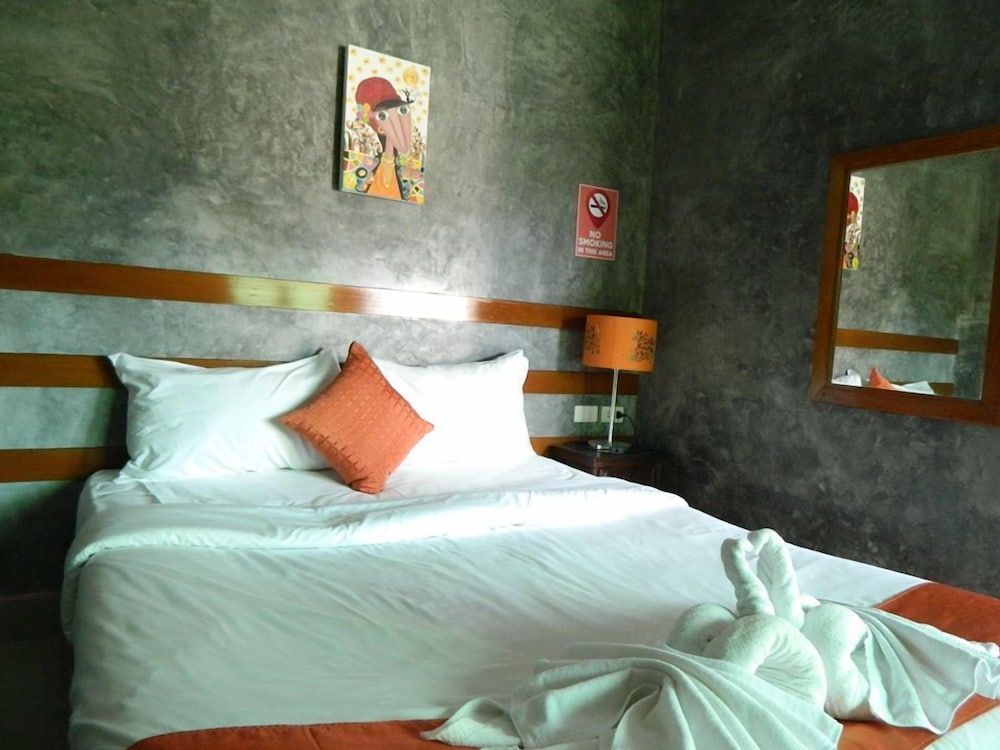 phatchara boutique hotel hostel