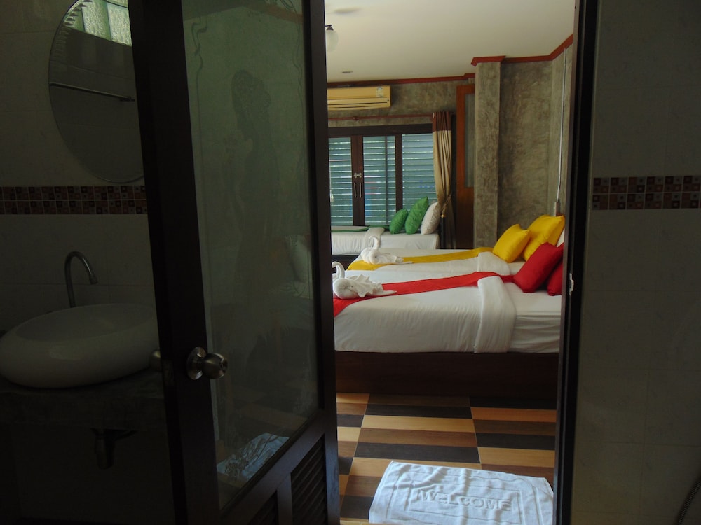 phatchara boutique hotel hostel