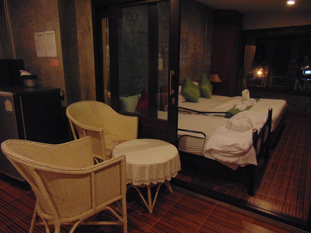 phatchara boutique hotel hostel