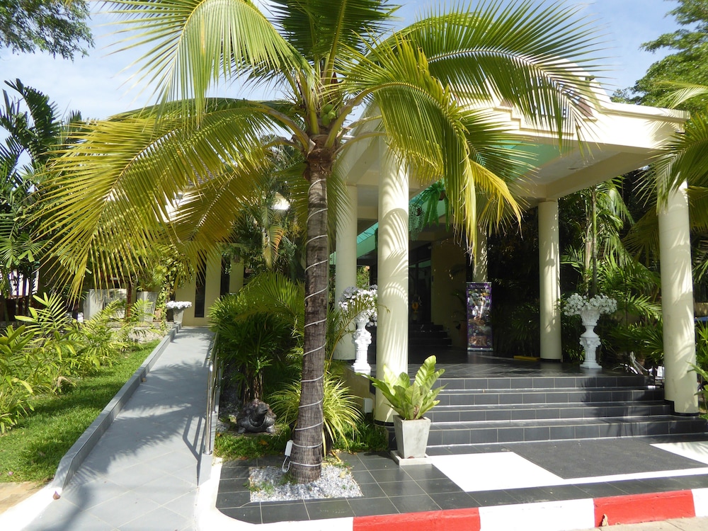 oasis garden and pool villa at vip resort