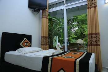 yala hotel river front