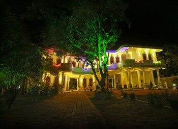 yala hotel river front