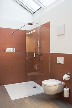 seeger living premium downtown