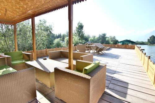 Mascot Houseboats,Jammu And Kashmir>>Gulmarg,5 star