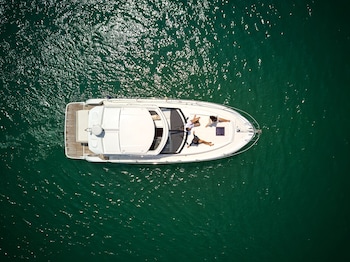 vietyacht marina club halong bay cruise