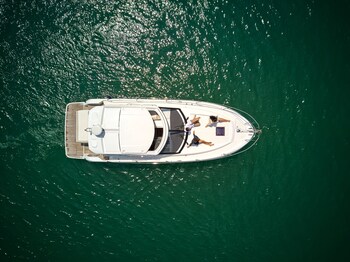 vietyacht marina club halong bay cruise