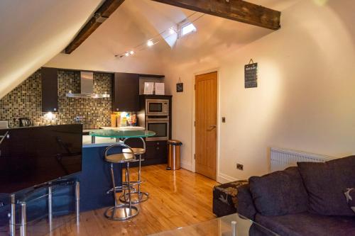 the apartment no 2 the old red king pub