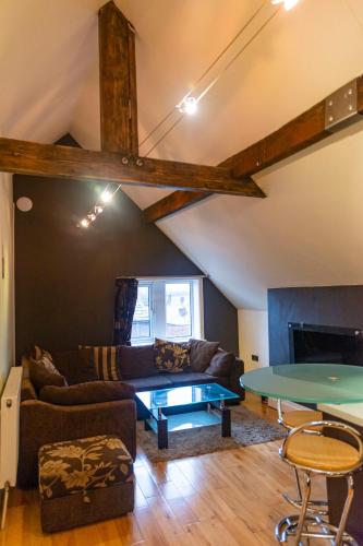 the apartment no 2 the old red king pub