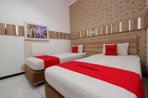 reddoorz near plaza simpang lima