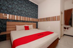 reddoorz near plaza simpang lima