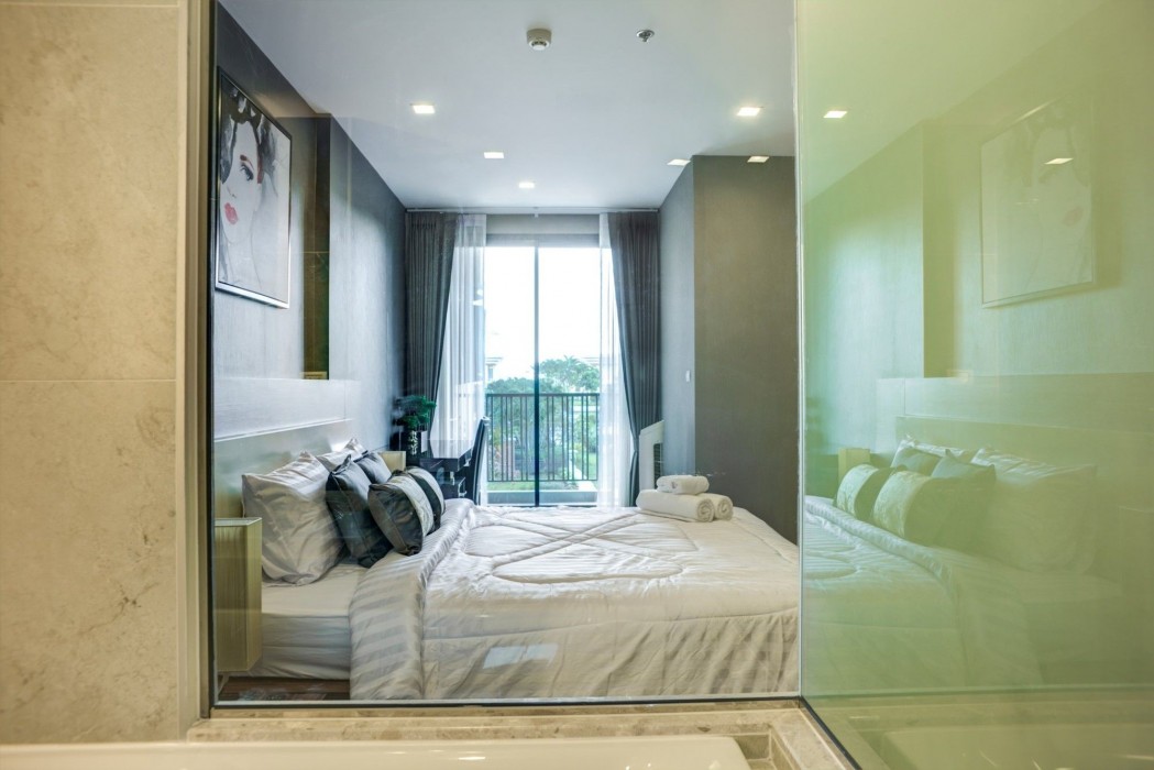 hic at night bazaar 607