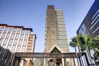 hic at night bazaar 607