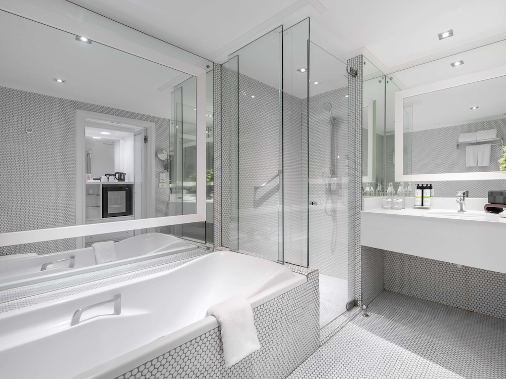 pullman bangkok hotel g