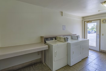 studio 6 fresno ca extended stay