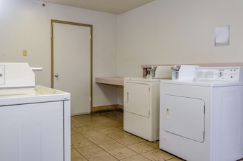 studio 6 fresno ca extended stay