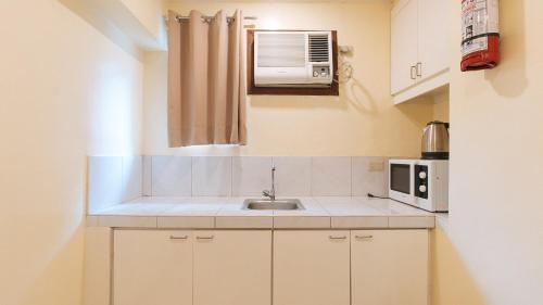 reddoorz premium near greenbelt makati