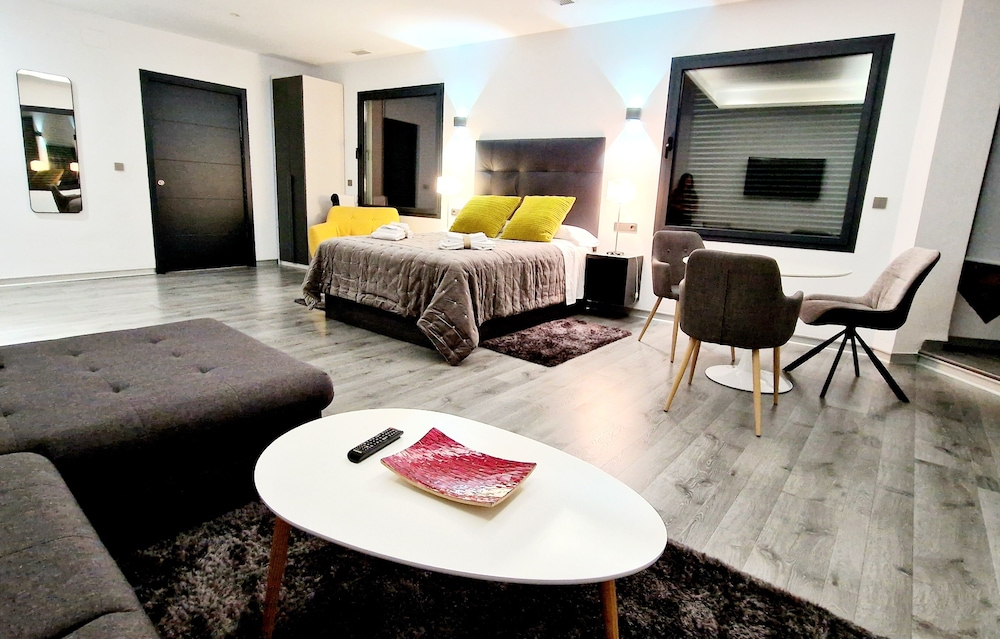 plasencia plaza mayor luxury