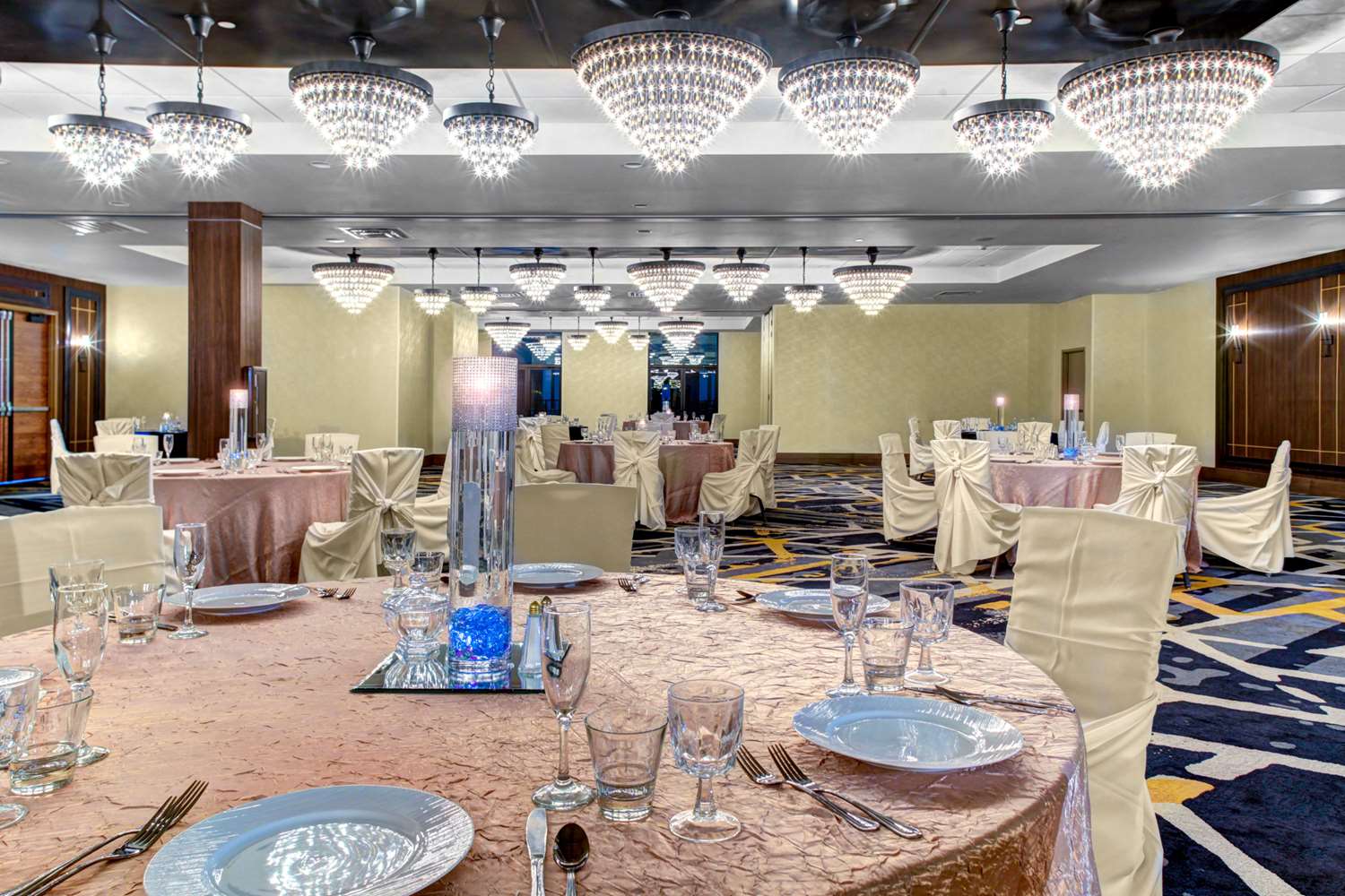 doubletree by hilton hotel arlington dfw south