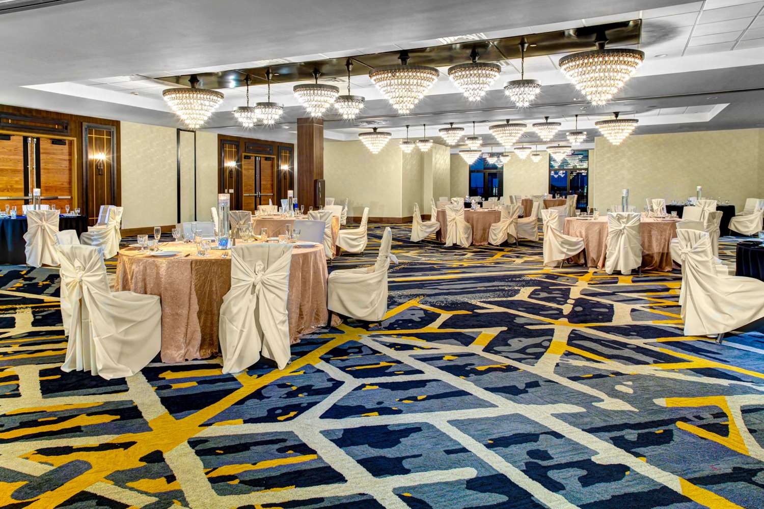 doubletree by hilton hotel arlington dfw south