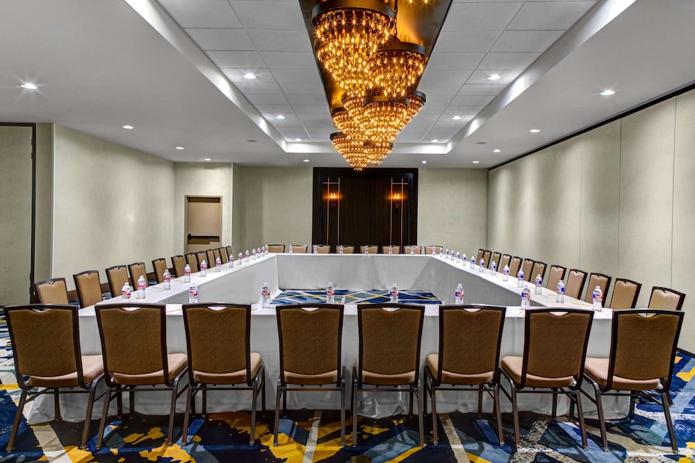 doubletree by hilton hotel arlington dfw south