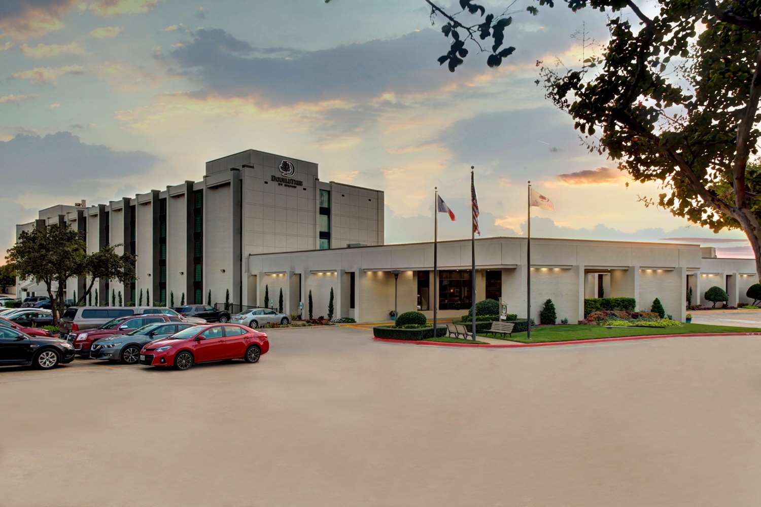 doubletree by hilton hotel arlington dfw south