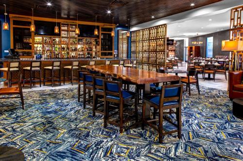 doubletree by hilton hotel arlington dfw south