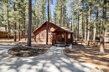 catalina creekside cabin 372