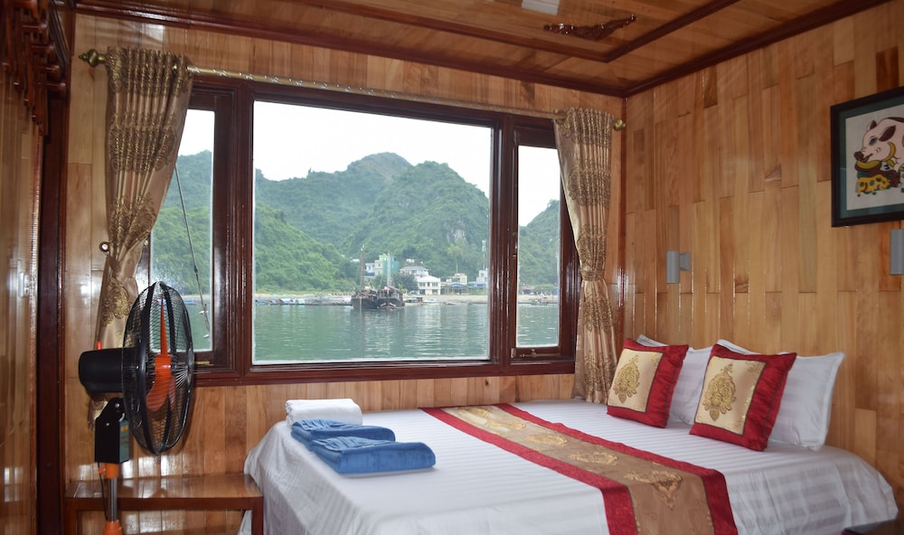 ocean cruise