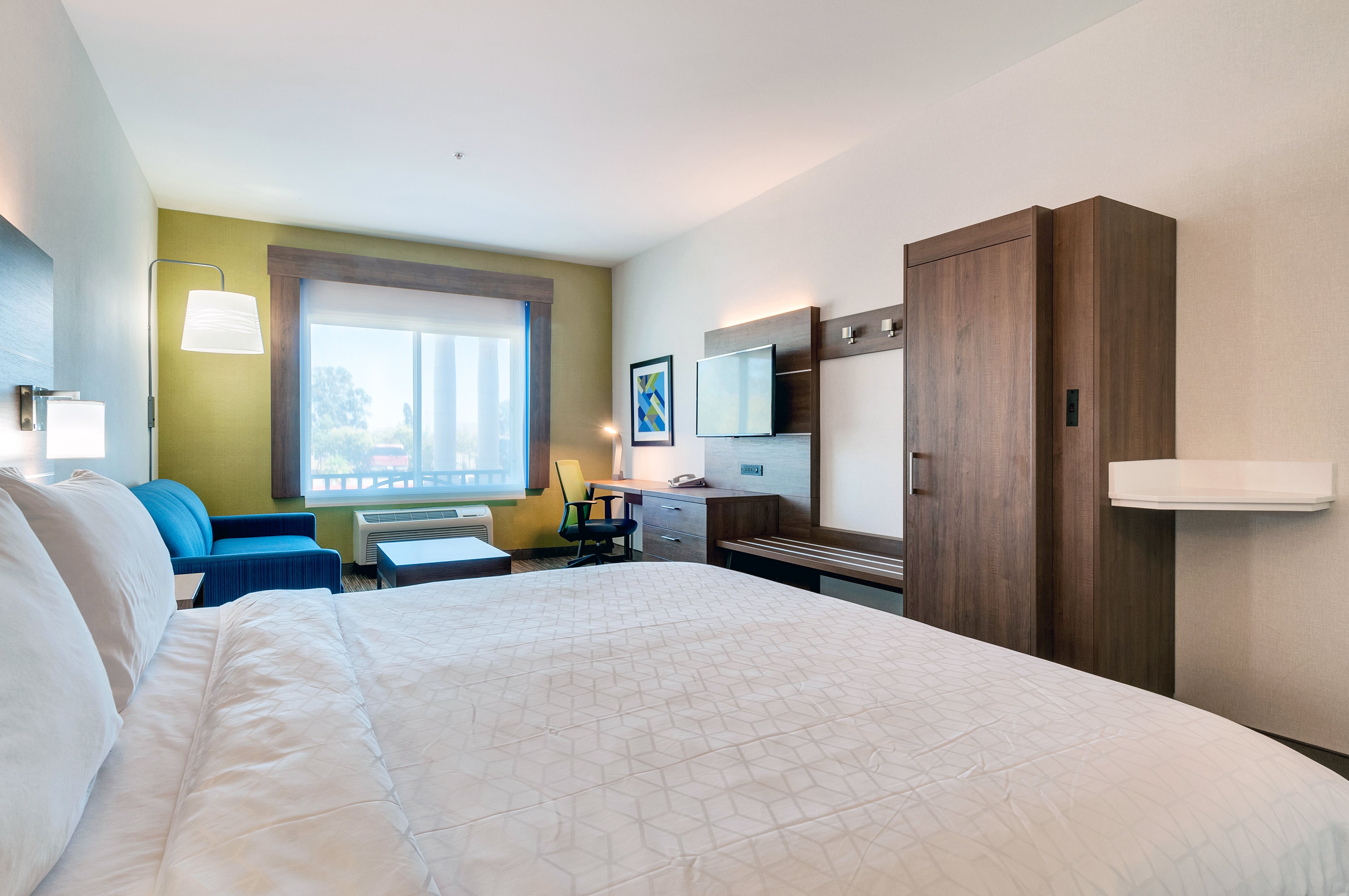 holiday inn express hotel and suites banning by ihg