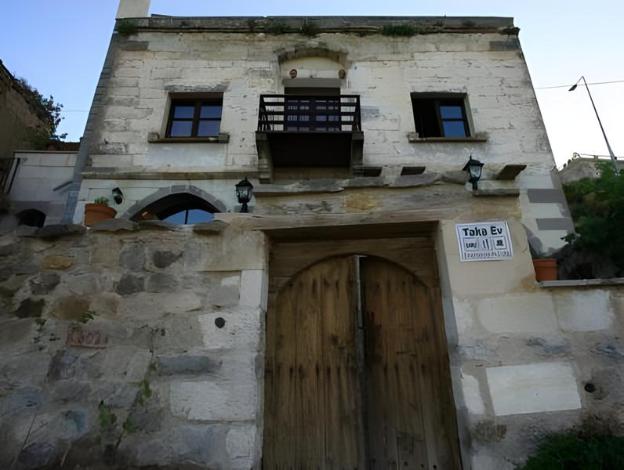 takaev cave house