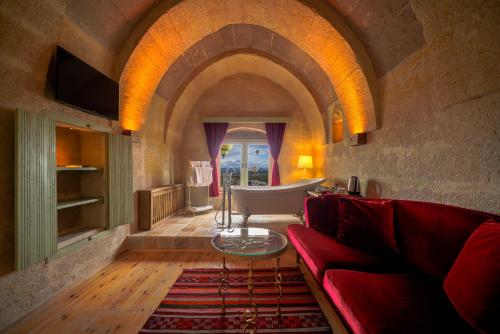 takaev cave house