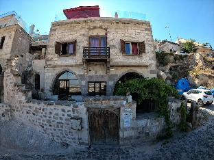 takaev cave house