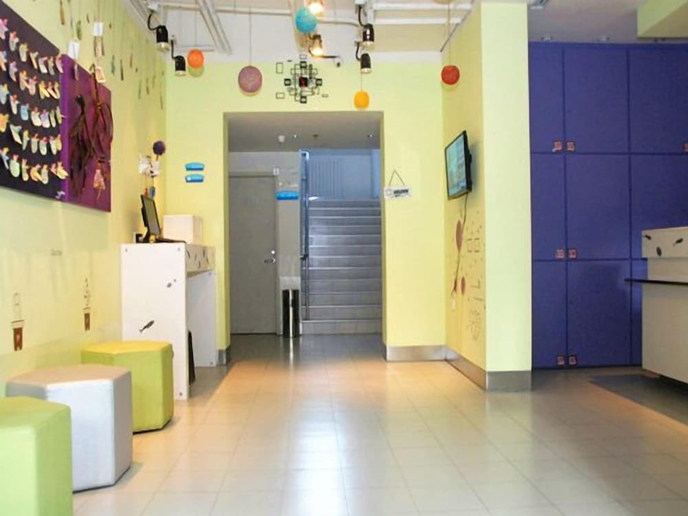 bestay shenyang forrbidden city huanyuan gate subway station