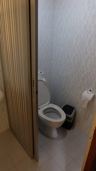 fruitopia hostel adults only