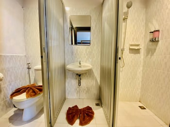 fruitopia hostel adults only