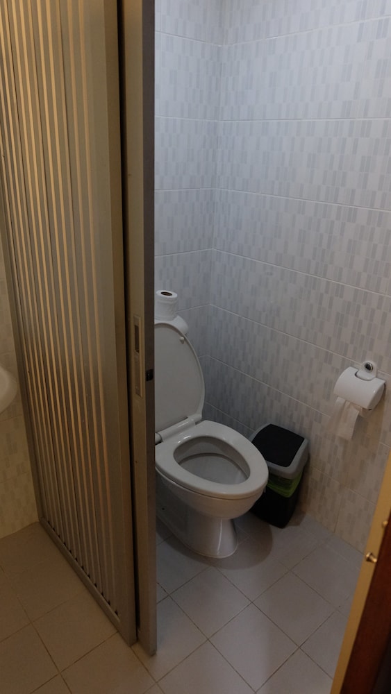 fruitopia hostel adults only