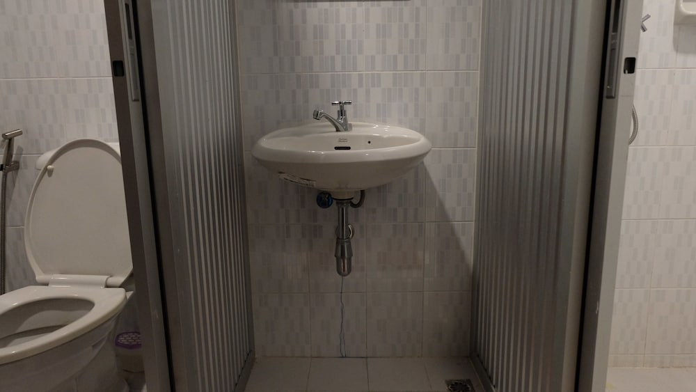 fruitopia hostel adults only