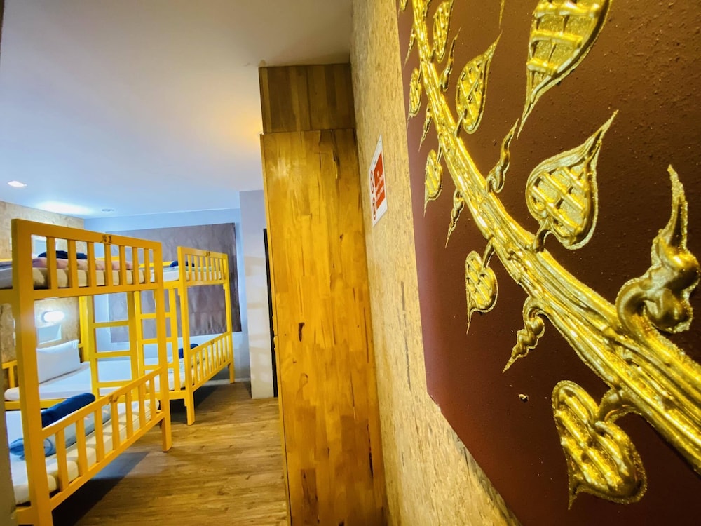 fruitopia hostel adults only