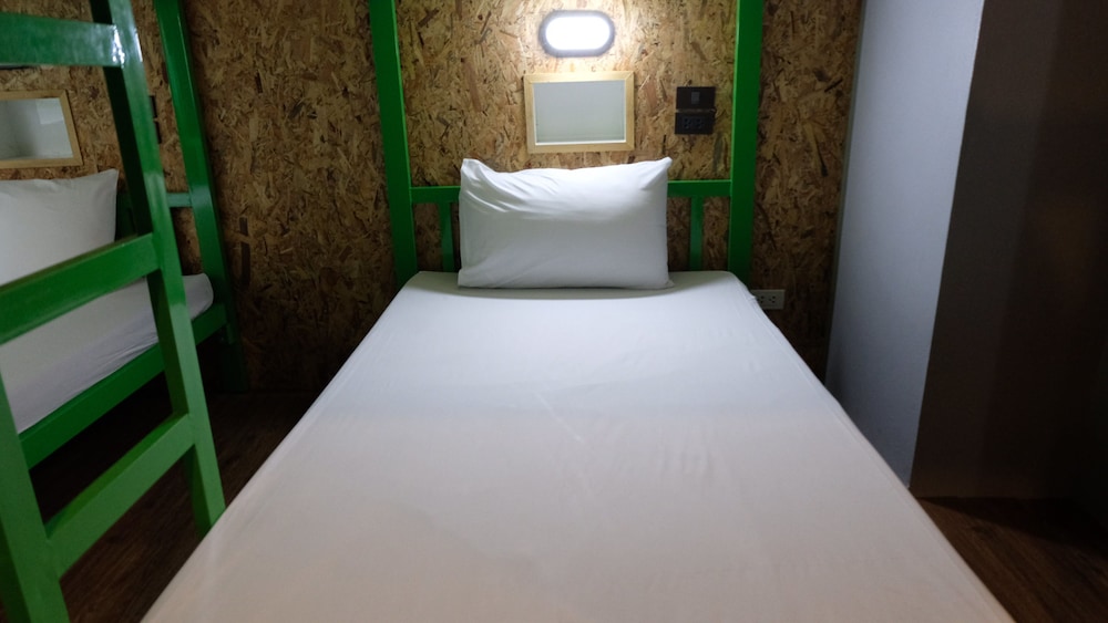 fruitopia hostel adults only