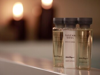 locanda black and white